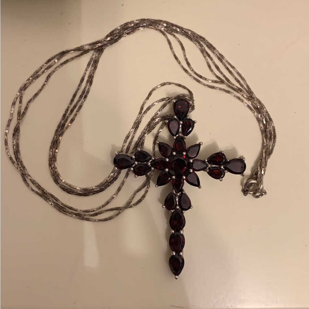 SIRLANKA STERLING SILVER 925 PYROPE GARNET CROSS  PENDANT NECKLACE